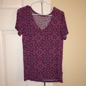 V-neck comfy tee